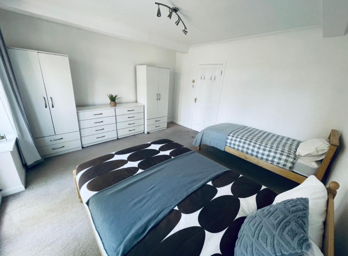 Hospedagem domiciliar Up To 3 People, In A Share House With Private Garden Access